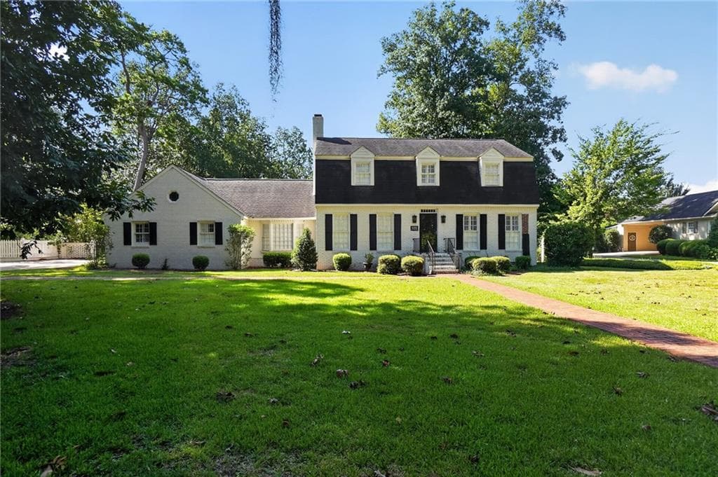 4 bedroom, 4 bathroom, 2,558 sq ft single family residence for sale at 2210 E Doublegate Drive, Albany, GA 31721