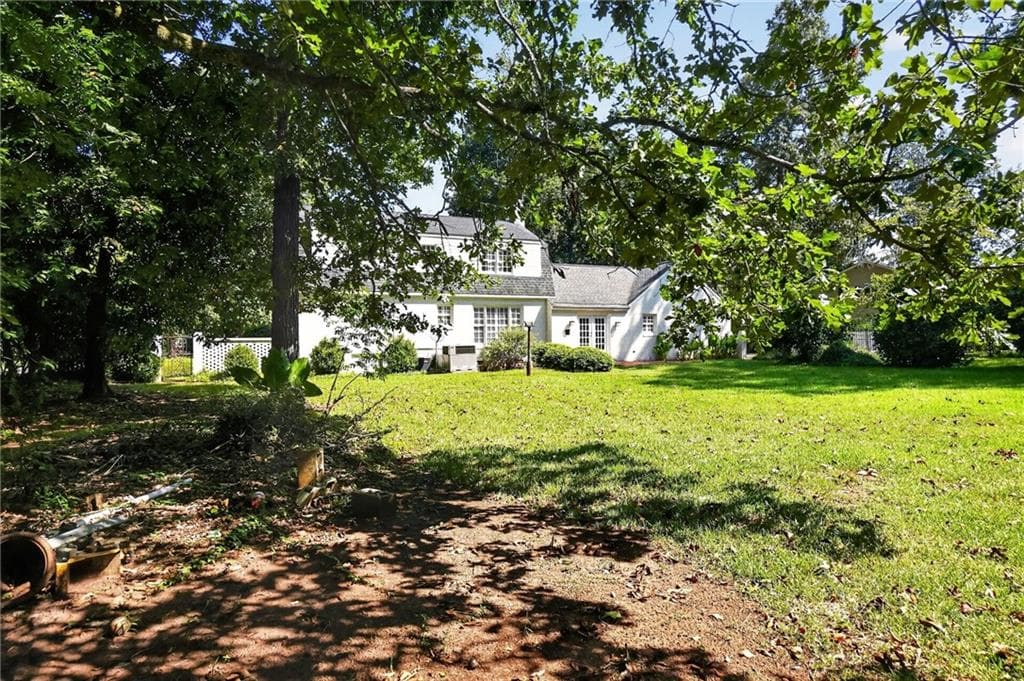 4 bedroom, 4 bathroom, 2,558 sq ft single family residence for sale at 2210 E Doublegate Drive, Albany, GA 31721 — photo 6
