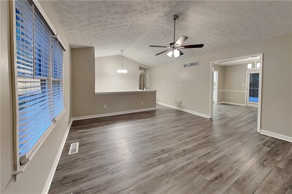 3 bedroom, 2 bathroom, 1,436 sq ft single family residence for rent at 291 N Briar Ridge, Woodstock, GA 30189 for $2,195 a month — photo 3