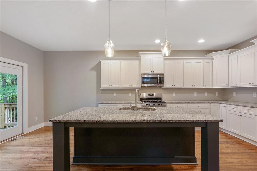 3 bedroom, 3 bathroom, 1,889 sq ft single family residence for sale at 2397 Whispering Drive, Kennesaw, GA 30144 — photo 8
