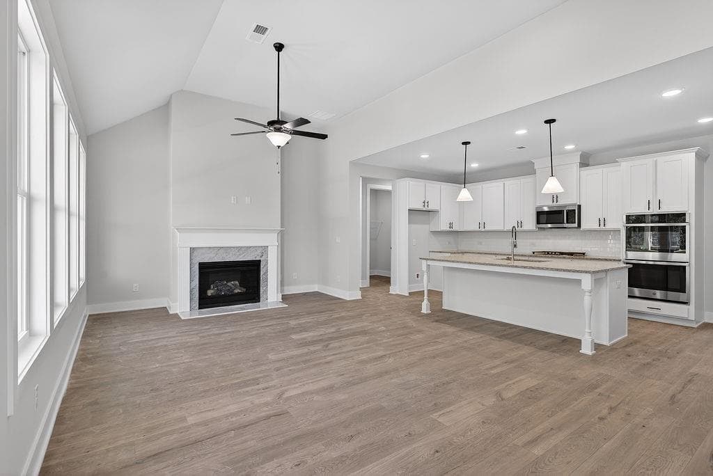 4 bedroom, 3 bathroom, 2,443 sq ft single family residence for sale at 2528 Parkside Way Lot 03, Gainesville, GA 30507 — photo 10