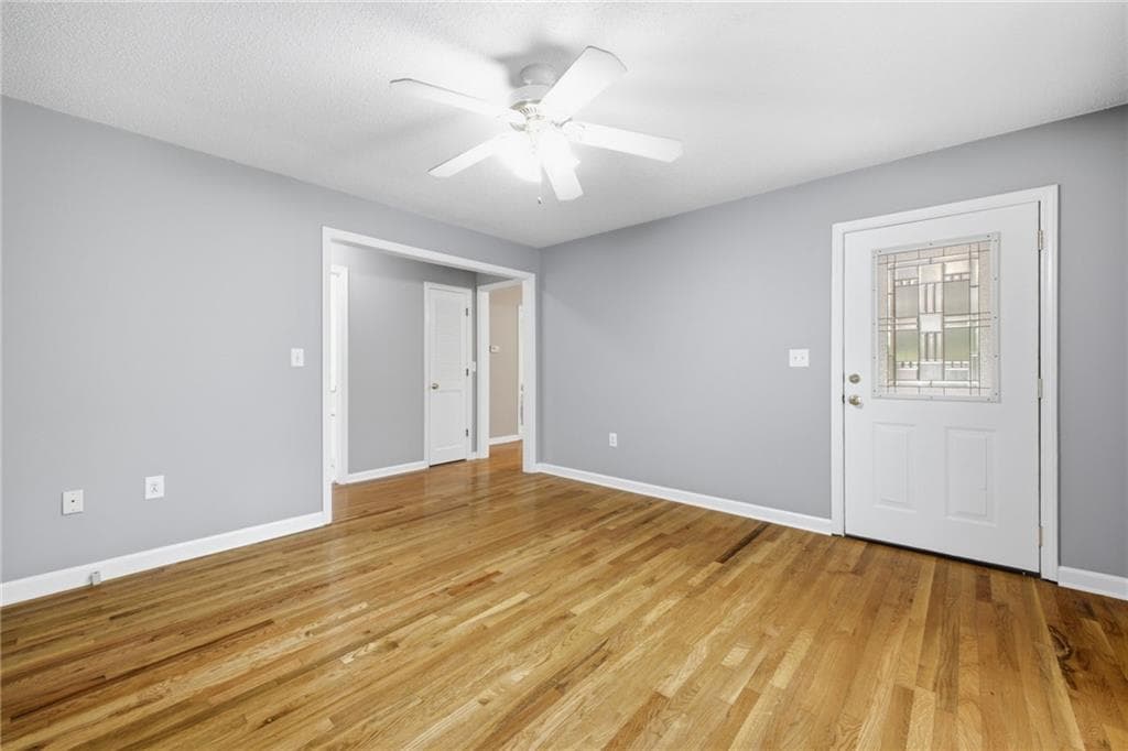 3 bedroom, 3 bathroom, 2,023 sq ft single family residence for sale at 571 Frontier Circle, Summerville, GA 30747 — photo 6
