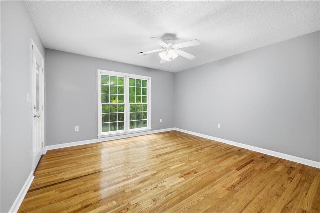 3 bedroom, 3 bathroom, 2,023 sq ft single family residence for sale at 571 Frontier Circle, Summerville, GA 30747 — photo 7