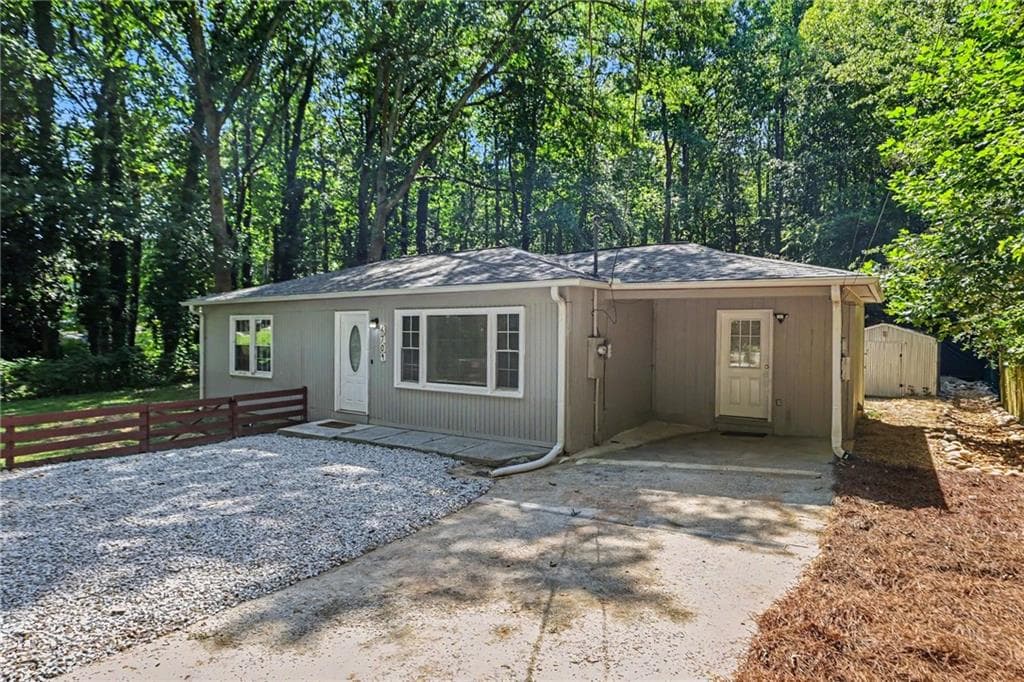 2 bedroom, 1 bathroom, 1,020 sq ft single family residence for sale at 6709 Baker Drive, Lithia Springs, GA 30122 — photo 3