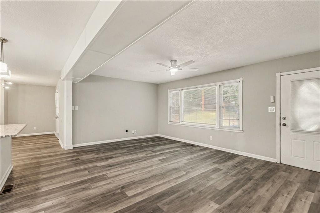 2 bedroom, 1 bathroom, 1,020 sq ft single family residence for sale at 6709 Baker Drive, Lithia Springs, GA 30122 — photo 5