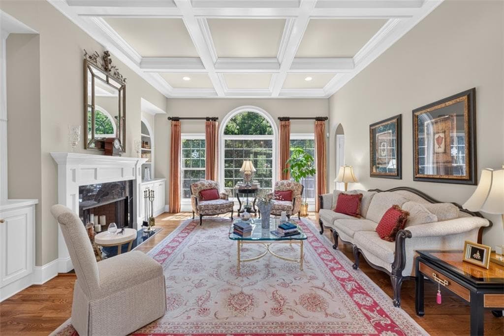 6 bedroom, 5 bathroom, 4,647 sq ft single family residence under contract at 3805 Reservoir Drive, Gainesville, GA 30507 — photo 4