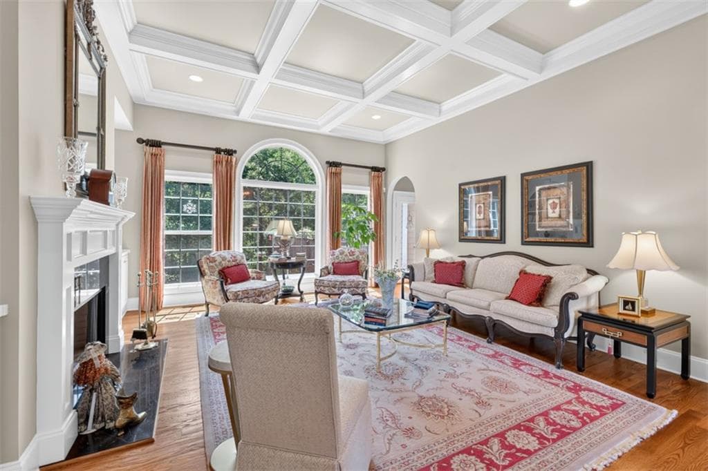 6 bedroom, 5 bathroom, 4,647 sq ft single family residence under contract at 3805 Reservoir Drive, Gainesville, GA 30507 — photo 6