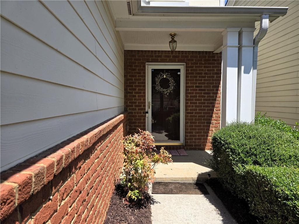 3 bedroom, 3 bathroom, 1,556 sq ft single family residence for sale at 2051 Appaloosa Way, Conyers, GA 30012 — photo 2