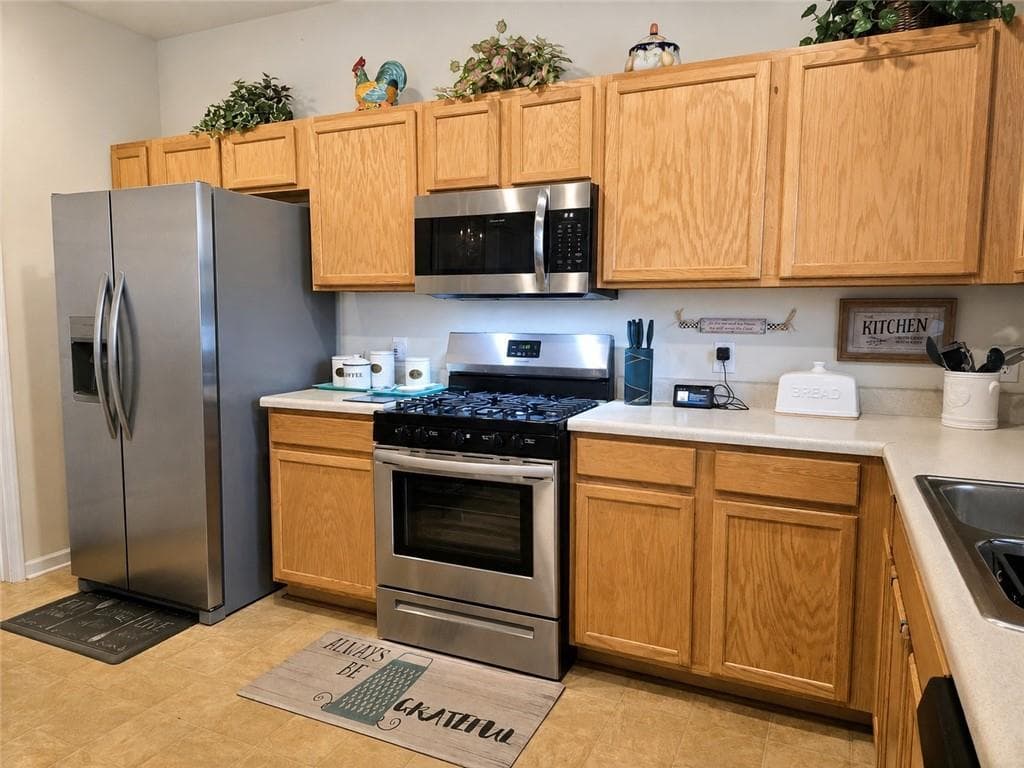 3 bedroom, 3 bathroom, 1,556 sq ft single family residence for sale at 2051 Appaloosa Way, Conyers, GA 30012 — photo 7