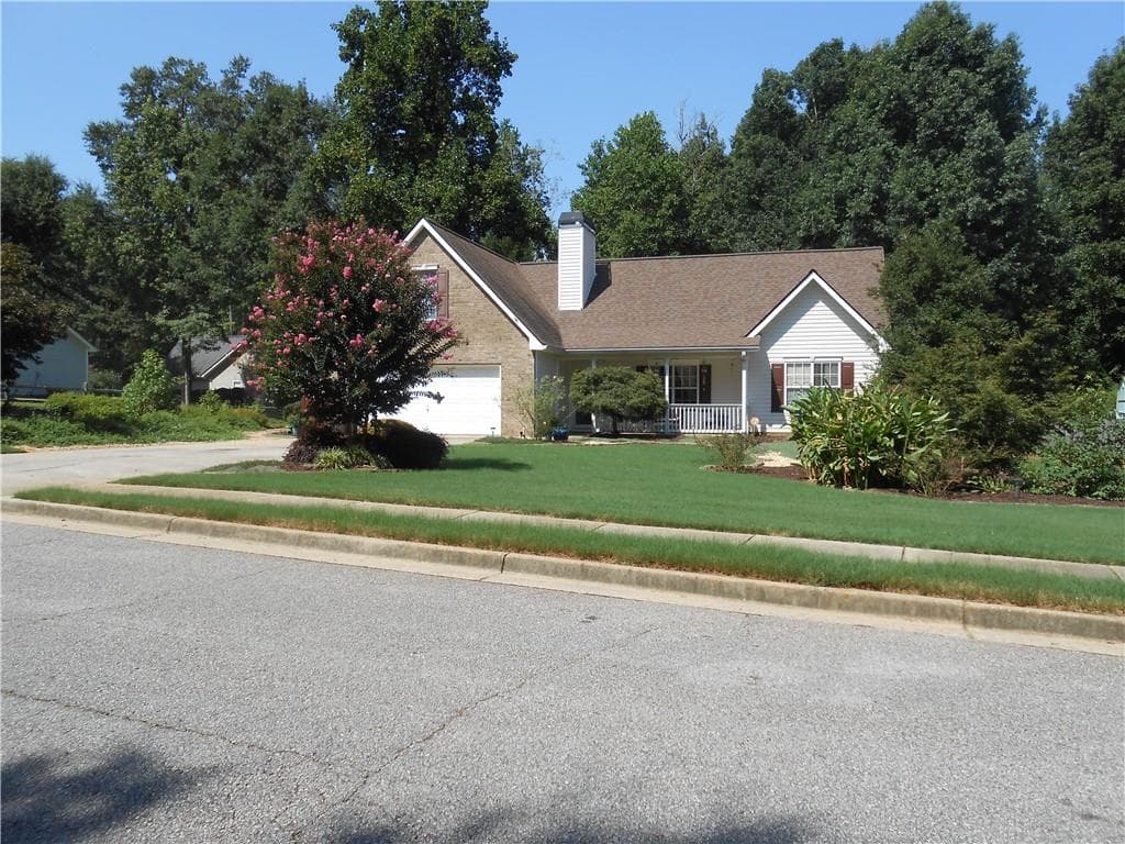 4 bedroom, 2 bathroom, 1,642 sq ft single family residence for sale at 209 Pebble Creek Drive, Mcdonough, GA 30253 — photo 2