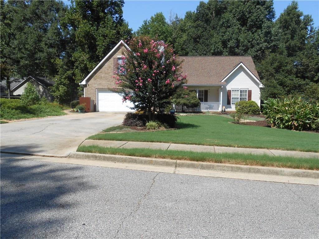 4 bedroom, 2 bathroom, 1,642 sq ft single family residence for sale at 209 Pebble Creek Drive, Mcdonough, GA 30253 — photo 3