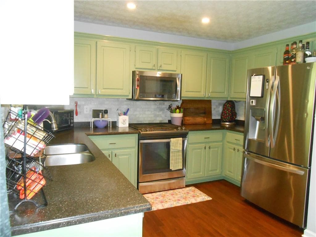 4 bedroom, 2 bathroom, 1,642 sq ft single family residence for sale at 209 Pebble Creek Drive, Mcdonough, GA 30253 — photo 9