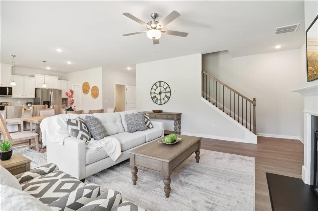 5 bedroom, 3 bathroom, 2,428 sq ft single family residence under contract at 11813 Neely Lane, Covington, GA 30014 — photo 7