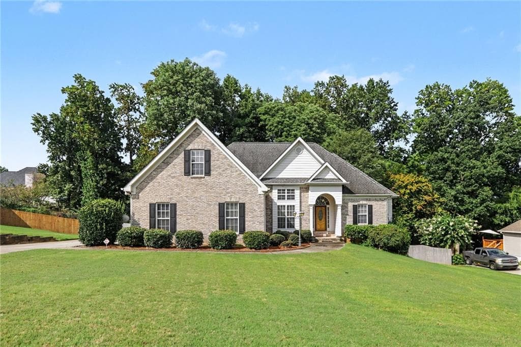 3 bedroom, 2 bathroom, 2,098 sq ft single family residence for sale at 1264 Harvest Lane, Hoschton, GA 30548 — photo 2