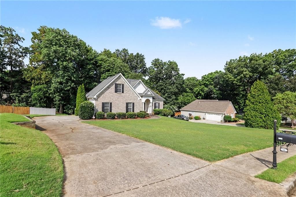 3 bedroom, 2 bathroom, 2,098 sq ft single family residence for sale at 1264 Harvest Lane, Hoschton, GA 30548 — photo 3