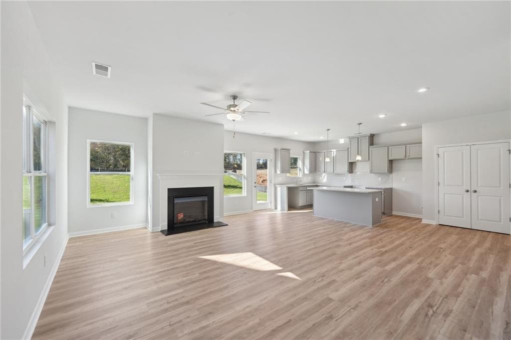 3 bedroom, 3 bathroom, 2,086 sq ft single family residence for sale at 11822 Neely Lane, Covington, GA 30014 — photo 6