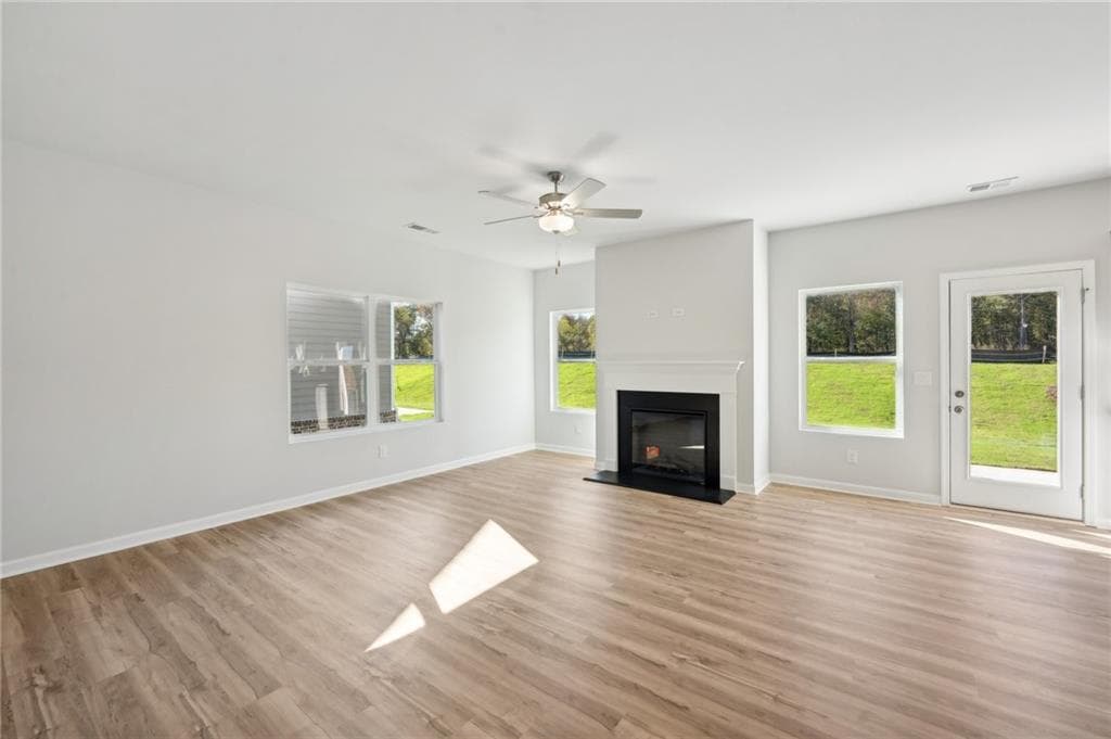 3 bedroom, 3 bathroom, 2,086 sq ft single family residence for sale at 11822 Neely Lane, Covington, GA 30014 — photo 10
