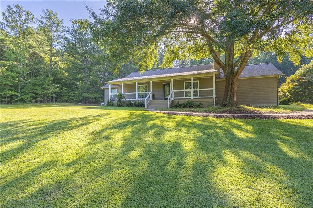 3 bedroom, 2 bathroom, 2,294 sq ft single family residence for sale at 2553 Daniel Road, Villa Rica, GA 30180 — photo 1 of 44