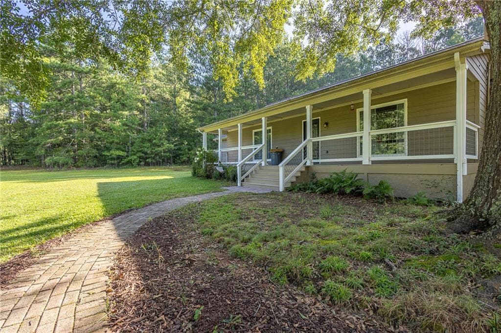 3 bedroom, 2 bathroom, 2,294 sq ft single family residence for sale at 2553 Daniel Road, Villa Rica, GA 30180 — photo 3