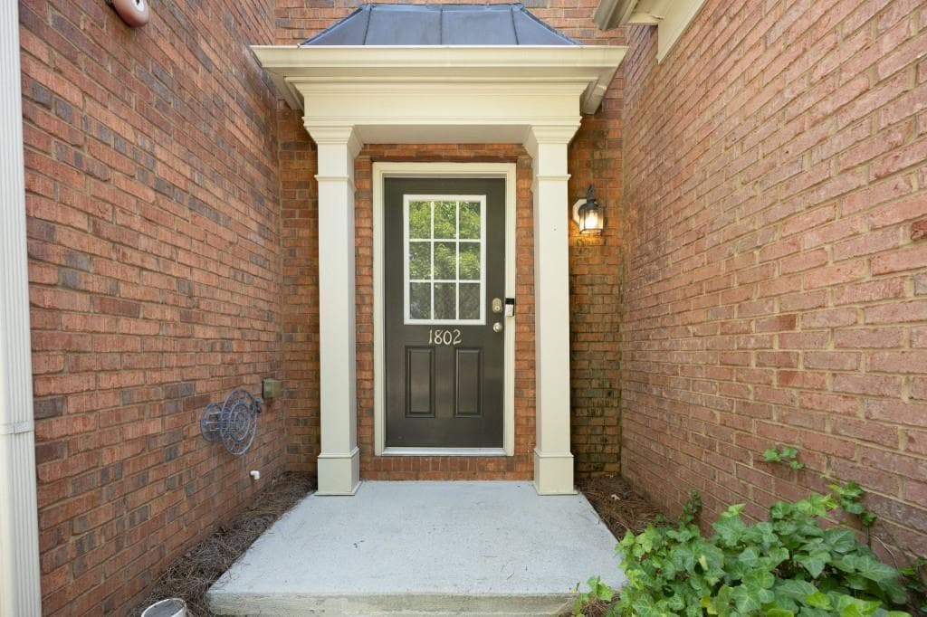 3 bedroom, 3 bathroom, 1,954 sq ft townhouse for sale at 1802 Evadale Court 1, Mableton, GA 30126 — photo 2