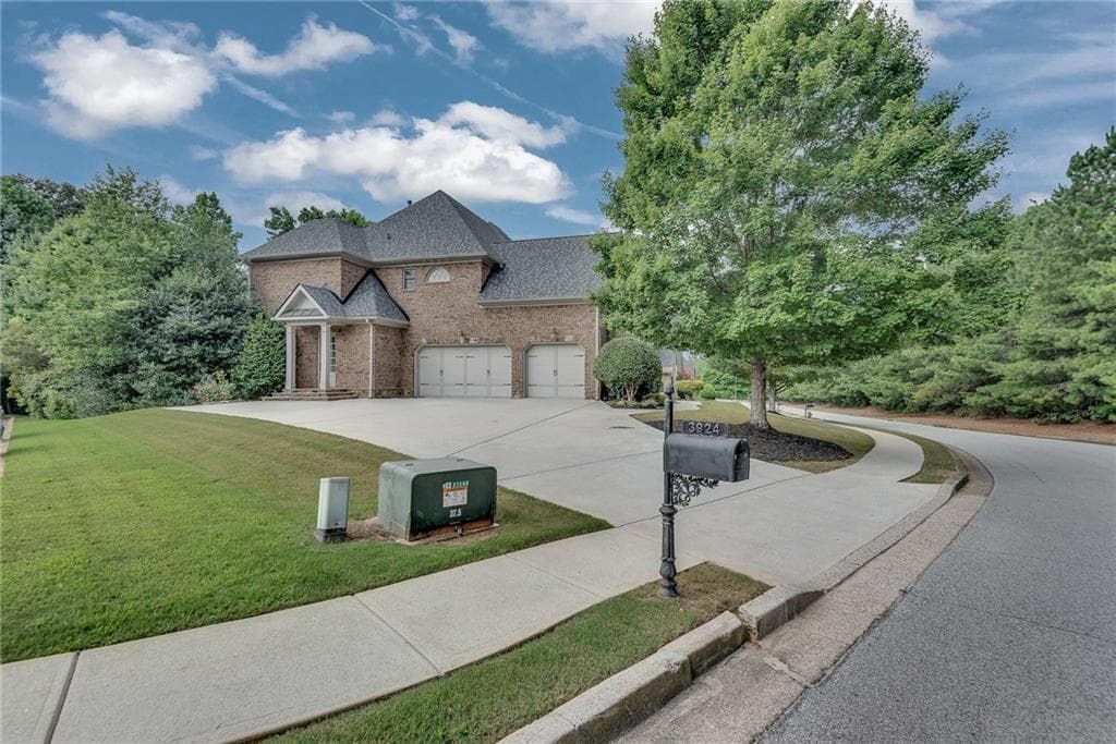 5 bedroom, 5 bathroom, 5,063 sq ft single family residence for rent at 3924 Sweat Creek Run, Marietta, GA 30062 for $5,500 a month — photo 4
