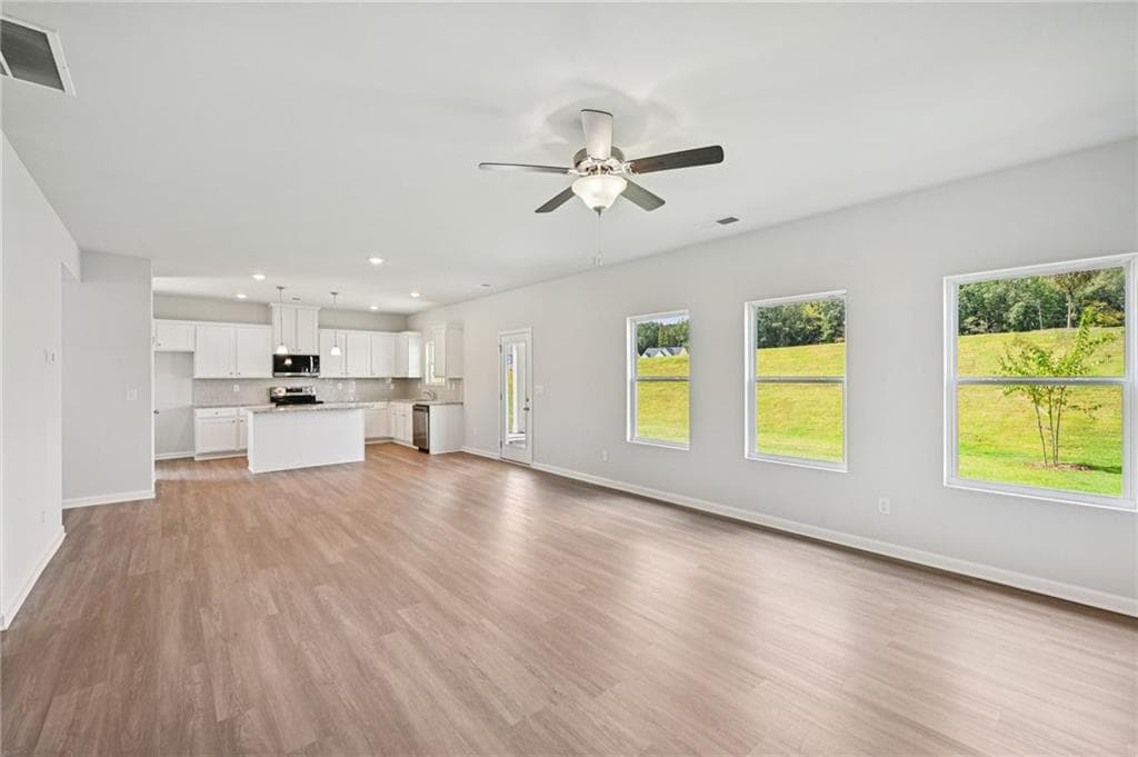 4 bedroom, 3 bathroom, 2,491 sq ft single family residence for sale at 11807 Neely Lane, Covington, GA 30014 — photo 9