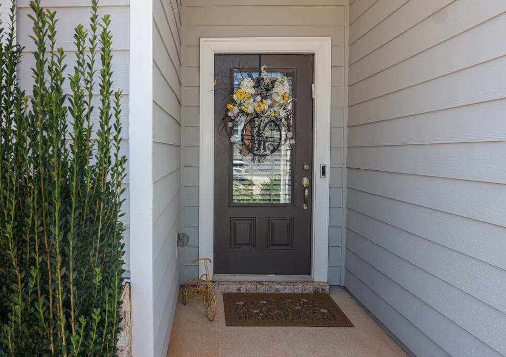 3 bedroom, 2 bathroom, 2,001 sq ft single family residence for sale at 3635 Summerpoint Crossing, Cumming, GA 30028 — photo 3