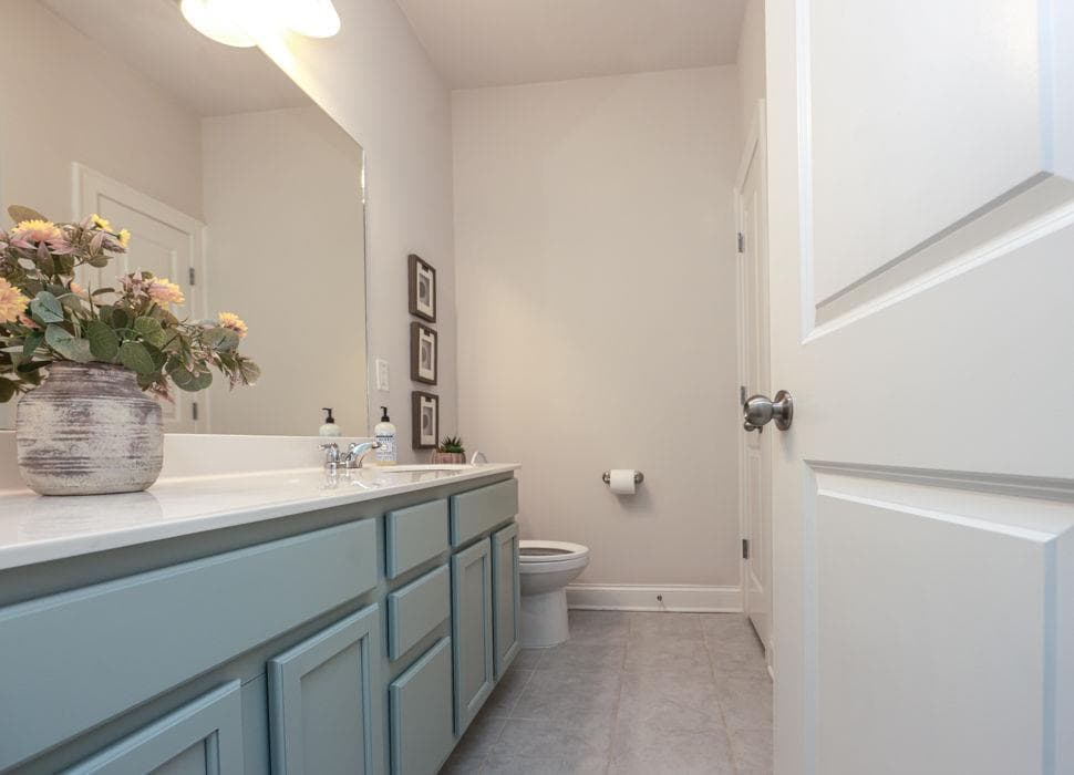 3 bedroom, 2 bathroom, 2,001 sq ft single family residence for sale at 3635 Summerpoint Crossing, Cumming, GA 30028 — photo 8