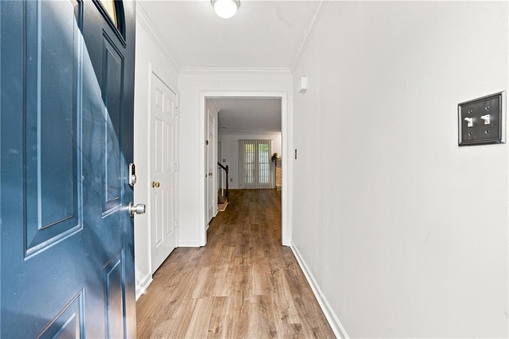 2 bedroom, 3 bathroom, 1,698 sq ft townhouse under contract at 599 Saint James Walk, Marietta, GA 30067 — photo 2