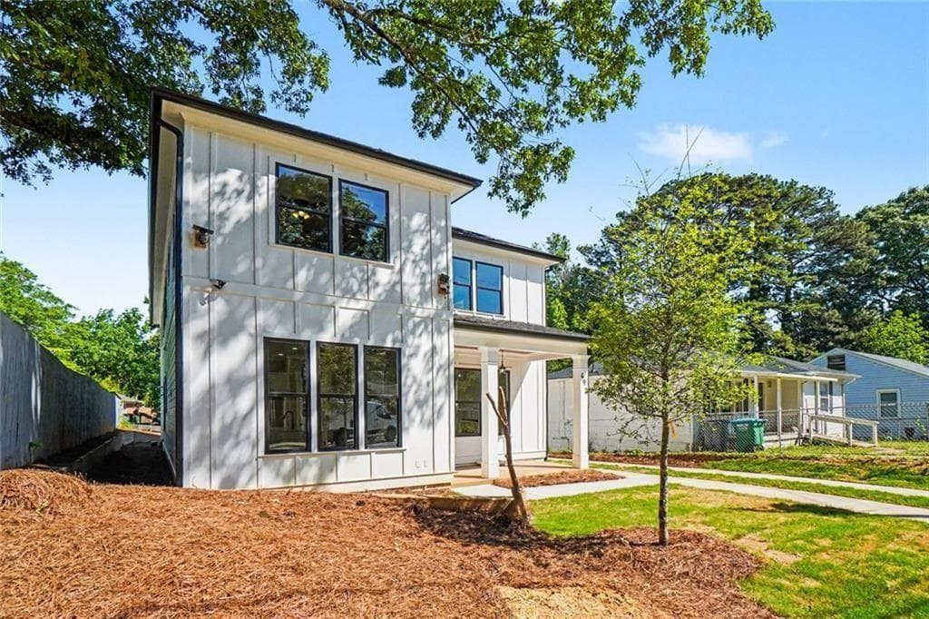 4 bedroom, 3 bathroom, 2,533 sq ft single family residence for sale at 493 Woodrow Avenue, Hapeville, GA 30354 — photo 3