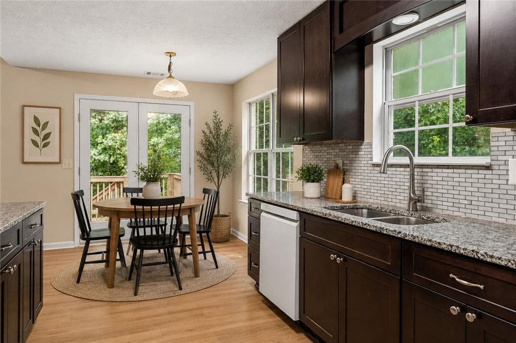 3 bedroom, 2 bathroom, 2,214 sq ft single family residence for sale at 115 Autumn Cove, Covington, GA 30016 — photo 4