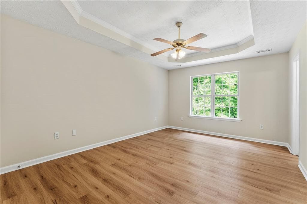 3 bedroom, 2 bathroom, 2,214 sq ft single family residence for sale at 115 Autumn Cove, Covington, GA 30016 — photo 7