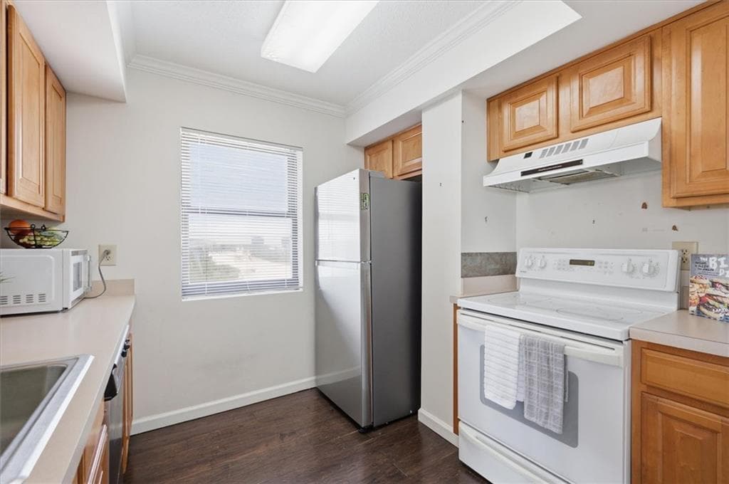 1 bedroom, 1 bathroom, 769 sq ft condominium for sale at 795 Hammond Drive 1912, Atlanta, GA 30328 — photo 9