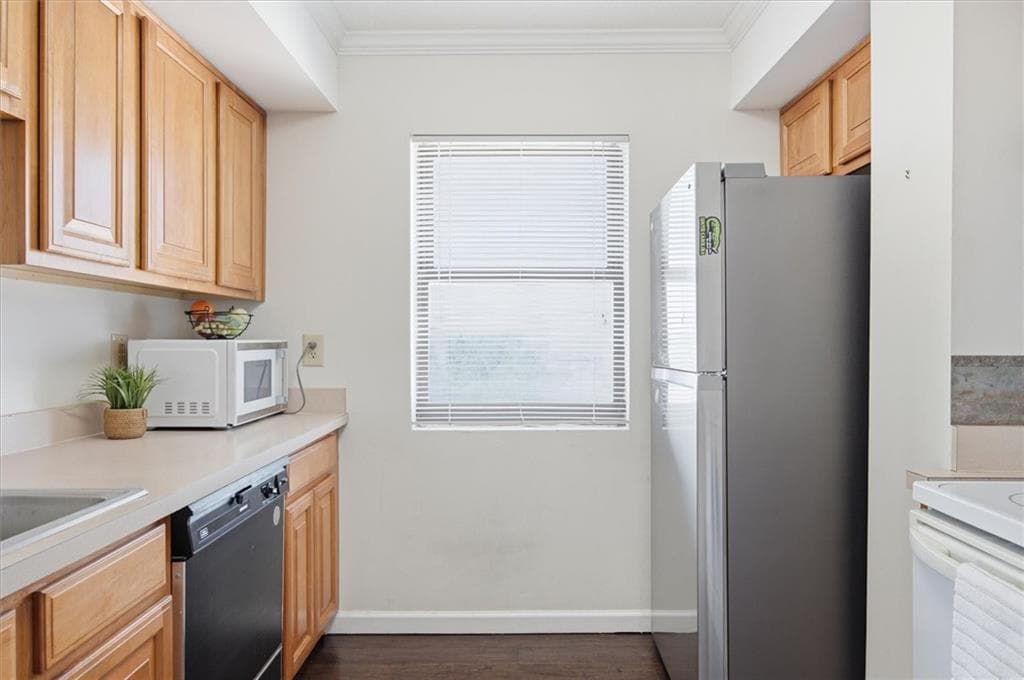 1 bedroom, 1 bathroom, 769 sq ft condominium for sale at 795 Hammond Drive 1912, Atlanta, GA 30328 — photo 10