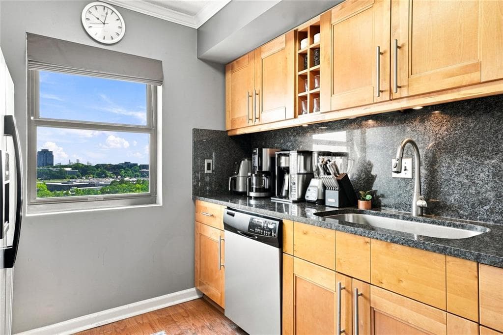 1 bedroom, 1 bathroom, 769 sq ft condominium for sale at 795 Hammond Drive 1708, Sandy Springs, GA 30328 — photo 8