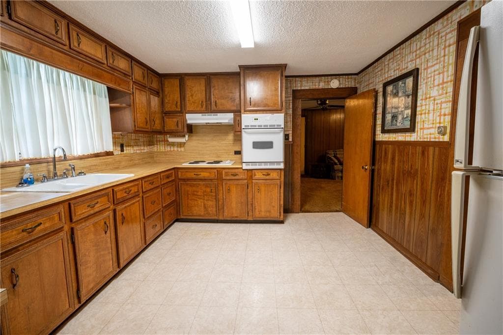 3 bedroom, 2 bathroom, 1,528 sq ft single family residence for sale at 4467 Old Blacks Bluff Road, Rome, GA 30161 — photo 6