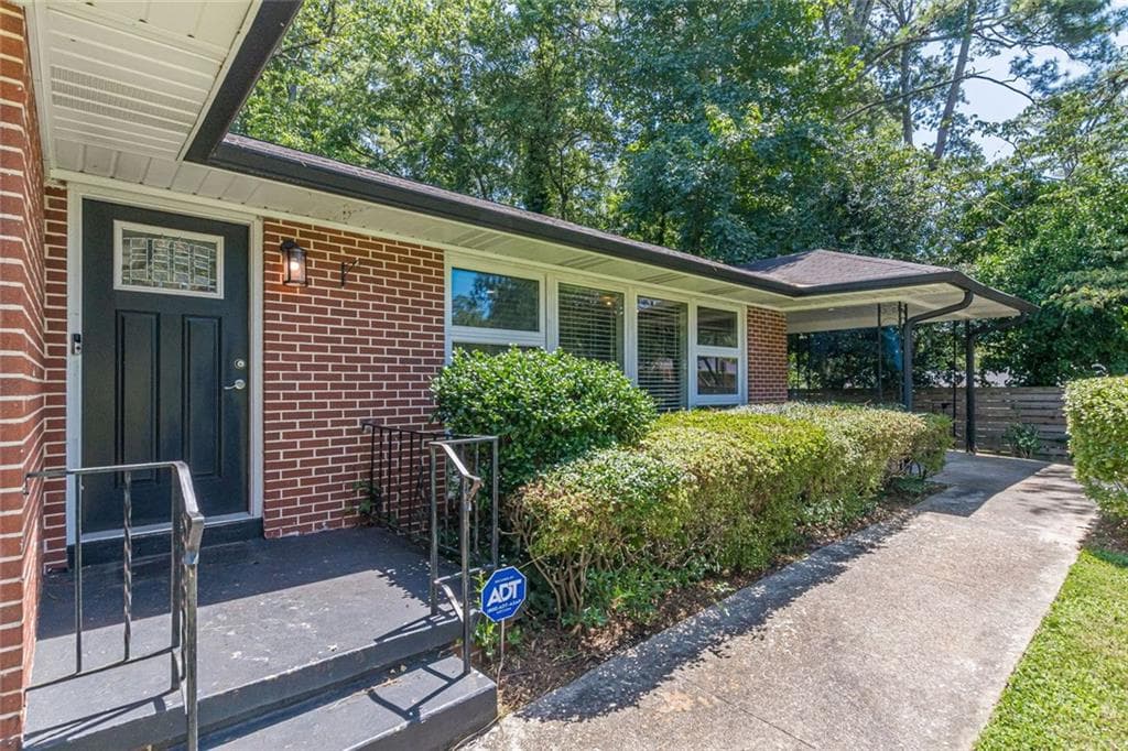 3 bedroom, 2 bathroom, 1,501 sq ft single family residence for sale at 2314 Bryant Drive, Atlanta, GA 30344 — photo 8