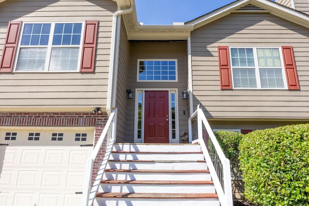 3 bedroom, 2 bathroom, 1,752 sq ft single family residence for sale at 17 Bryan Springs Road, Rome, GA 30165 — photo 3