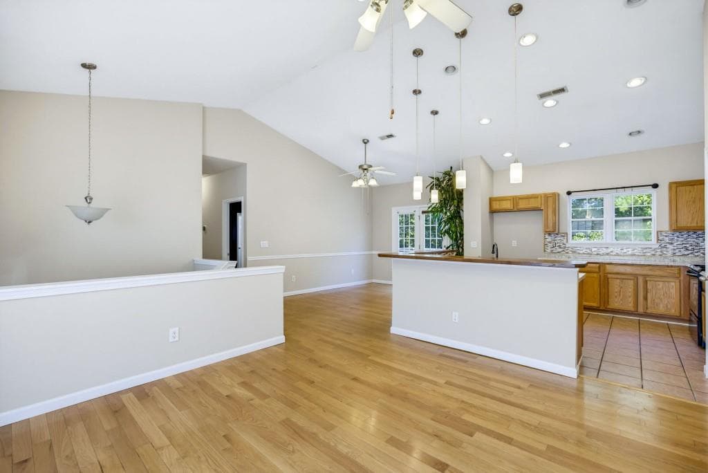 3 bedroom, 2 bathroom, 1,752 sq ft single family residence for sale at 17 Bryan Springs Road, Rome, GA 30165 — photo 9