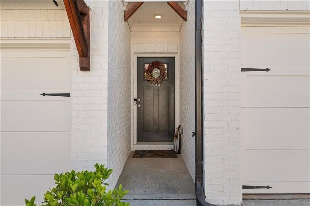 3 bedroom, 3 bathroom, 1,786 sq ft townhouse under contract at 200 N Auburn Landing Place 200, Auburn, GA 30011 — photo 2