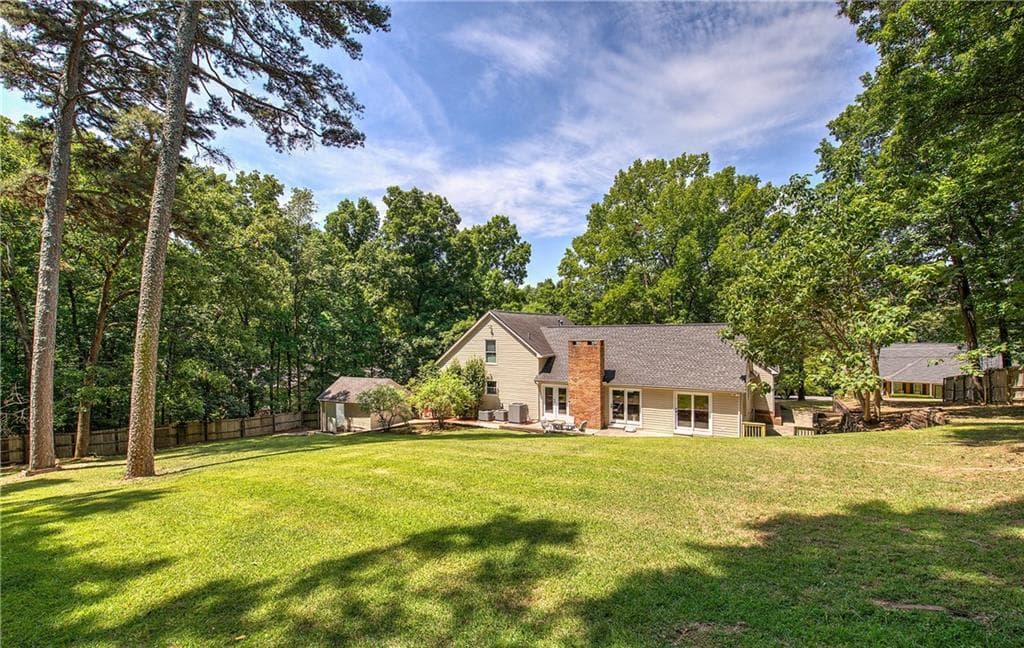 5 bedroom, 6 bathroom, 5,181 sq ft single family residence for sale at 224 Shadowood Drive, Calhoun, GA 30701 — photo 4
