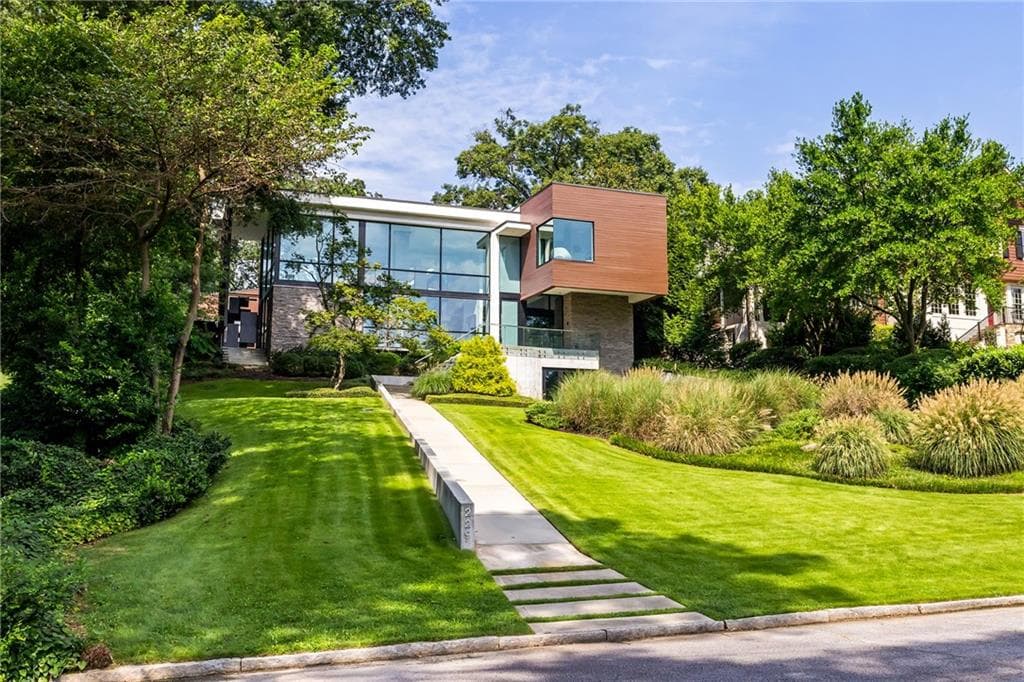 4 bedroom, 5 bathroom, 6,260 sq ft single family residence for sale at 229 Little John Trail, Atlanta, GA 30309 — photo 3