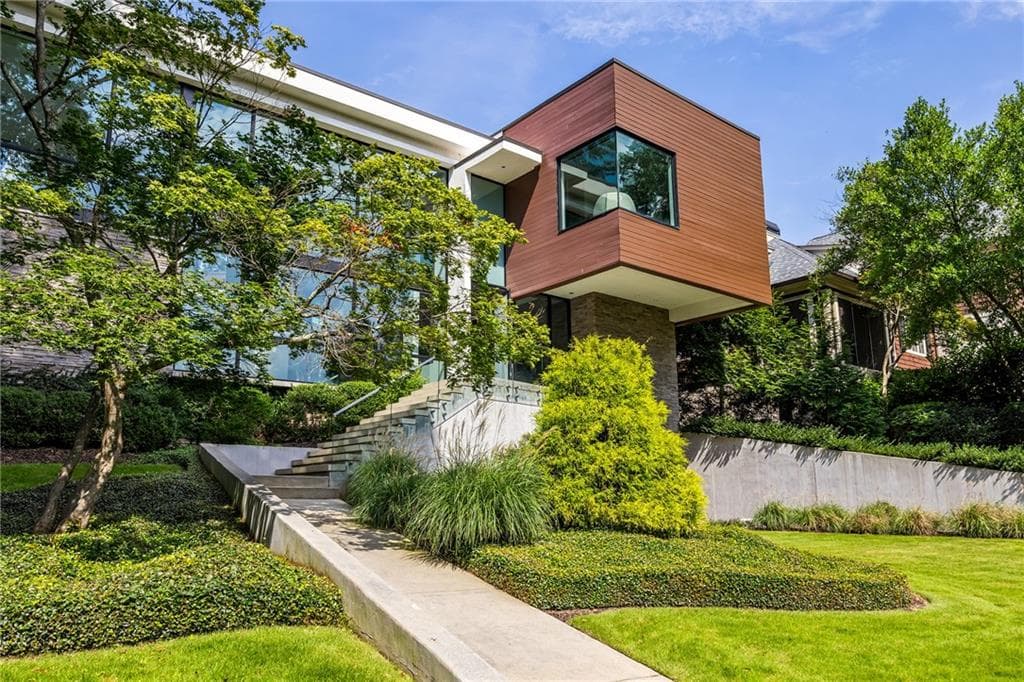 4 bedroom, 5 bathroom, 6,260 sq ft single family residence for sale at 229 Little John Trail, Atlanta, GA 30309 — photo 4