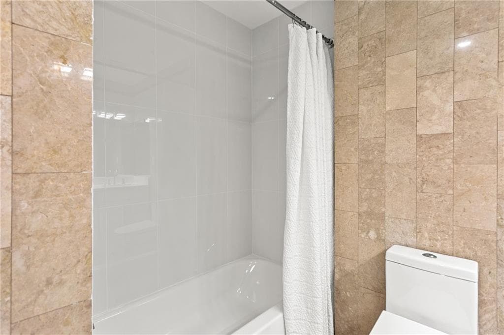 2 bedroom, 2 bathroom, 981 sq ft condominium for sale at 3655 Habersham Road B236, Atlanta, GA 30305 — photo 6