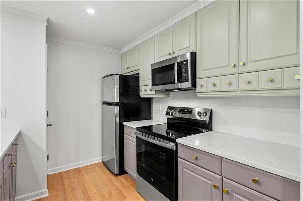 2 bedroom, 2 bathroom, 981 sq ft condominium for sale at 3655 Habersham Road B236, Atlanta, GA 30305 — photo 8