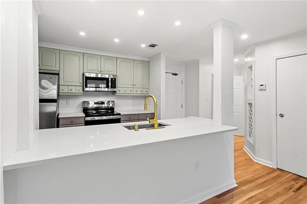 2 bedroom, 2 bathroom, 981 sq ft condominium for sale at 3655 Habersham Road B236, Atlanta, GA 30305 — photo 9
