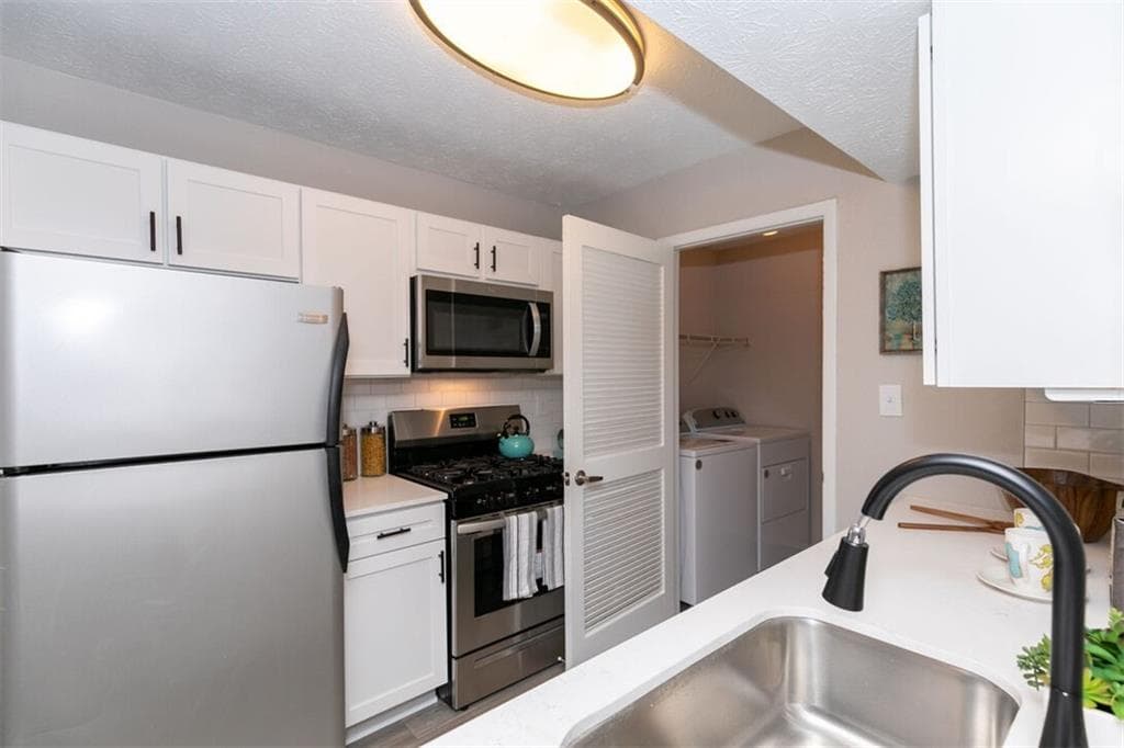 2 bedroom, 2 bathroom, 1,032 sq ft apartment for rent at 820 Canton Road 01-210, Marietta, GA 30060 for $1,165 a month — photo 1 of 20