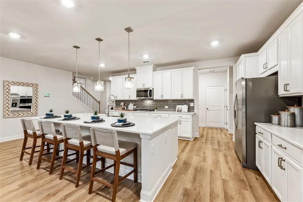 6 bedroom, 6 bathroom, 3,892 sq ft single family residence under contract at 412 Province Court, Canton, GA 30115 — photo 7