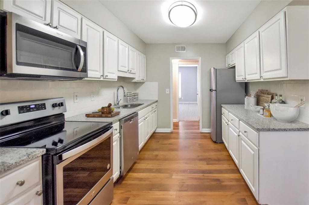 3 bedroom, 2 bathroom, 1,690 sq ft apartment for rent at 1831 Briarcliff Circle 1860A, Atlanta, GA 30329 for $2,094 a month — photo 1 of 19