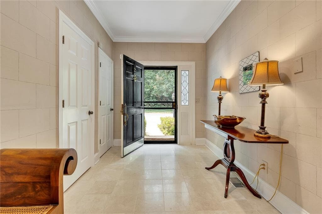 3 bedroom, 3 bathroom, 2,350 sq ft townhouse for sale at 5996 Mitchell Road 21, Sandy Springs, GA 30328 — photo 4